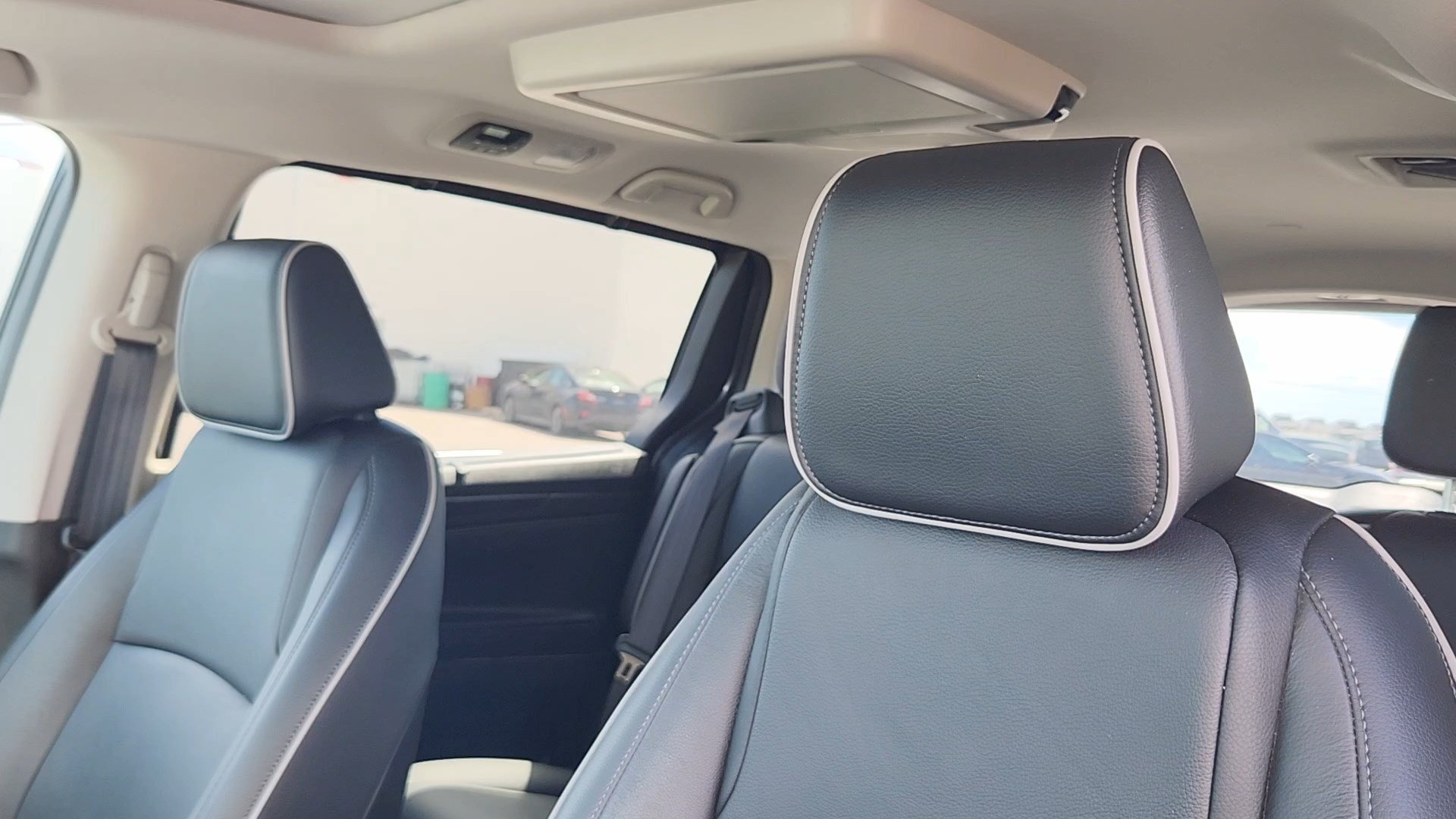 2025 Honda Odyssey Touring - Photo 10