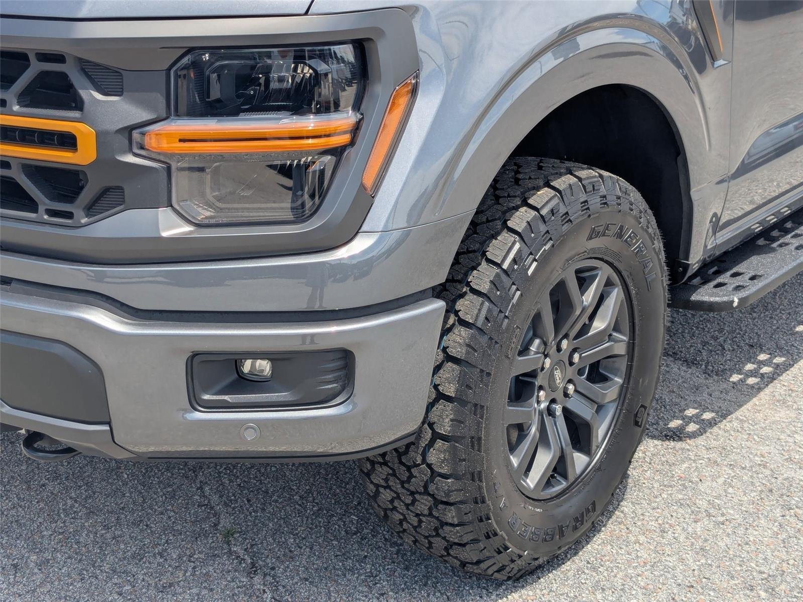 New 2026 Carbonized Gray Metallic Ford Tremor® image 9
