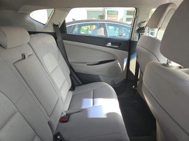 Used 2018 Silver Hyundai SEL image 5