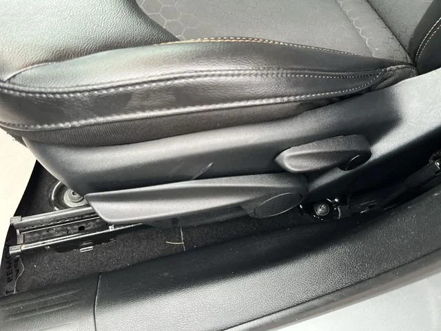 Used 2019 Silver Jeep Latitude image 16