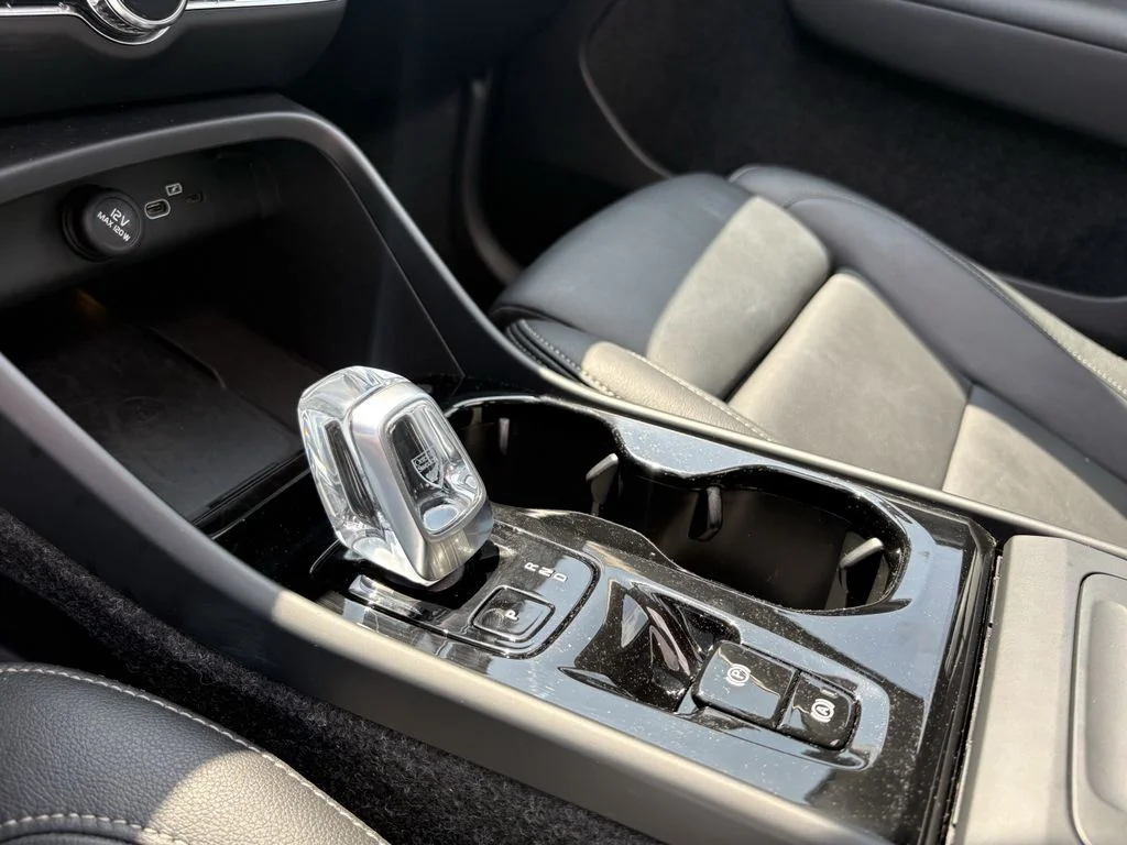 Certified Used 2026 Crystal White Volvo Plus image 21