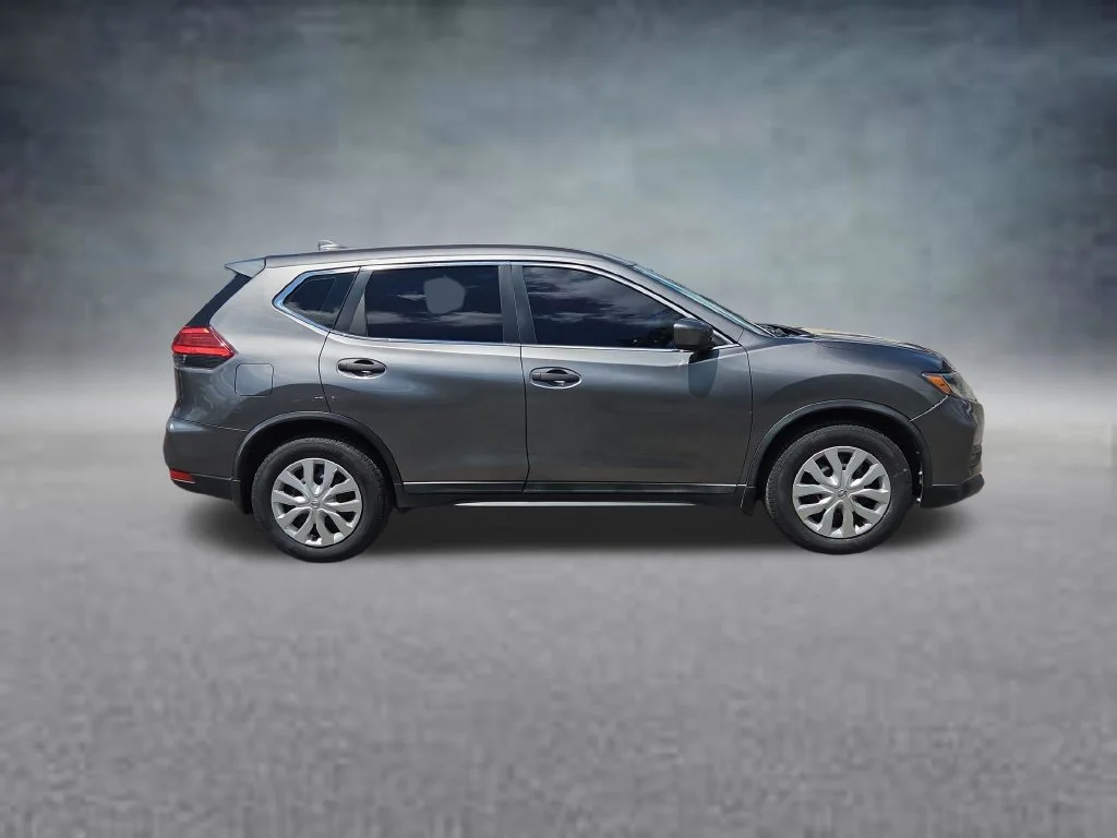 Used 2017 Gray Nissan S image 4