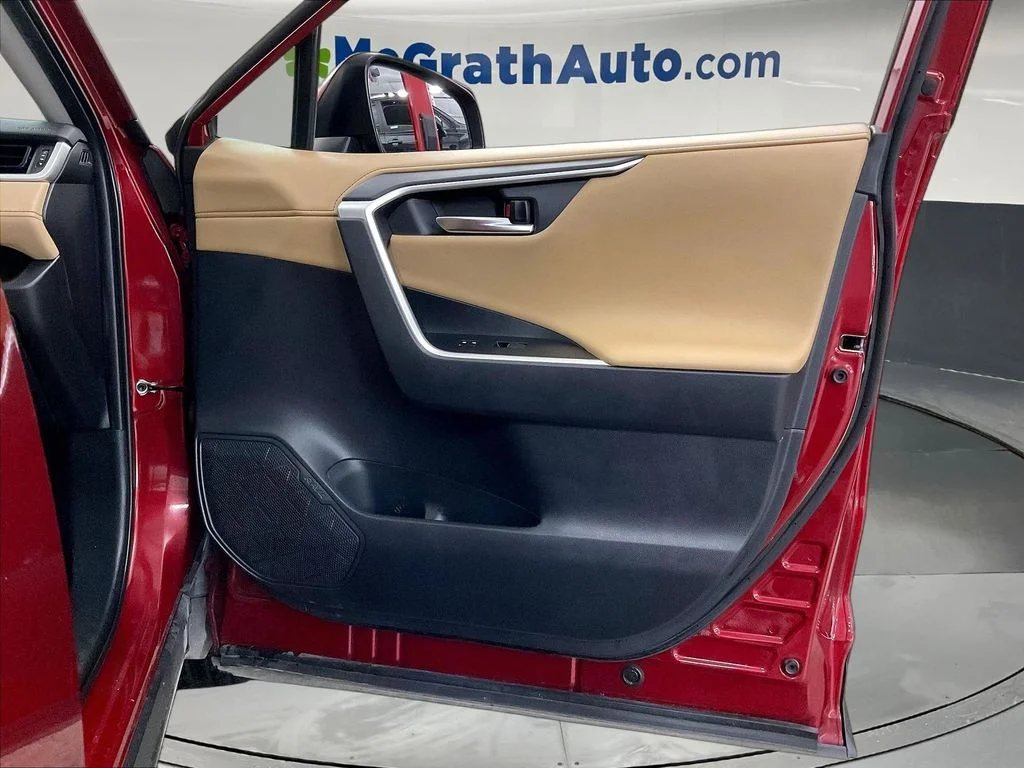 Used 2019 Red Toyota Limited image 28