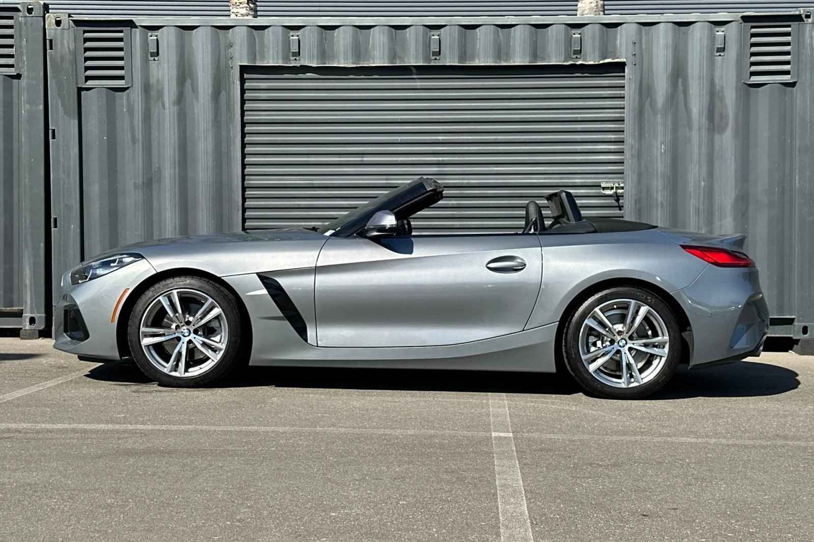 Used 2026 GREY BMW sDrive30i image 2