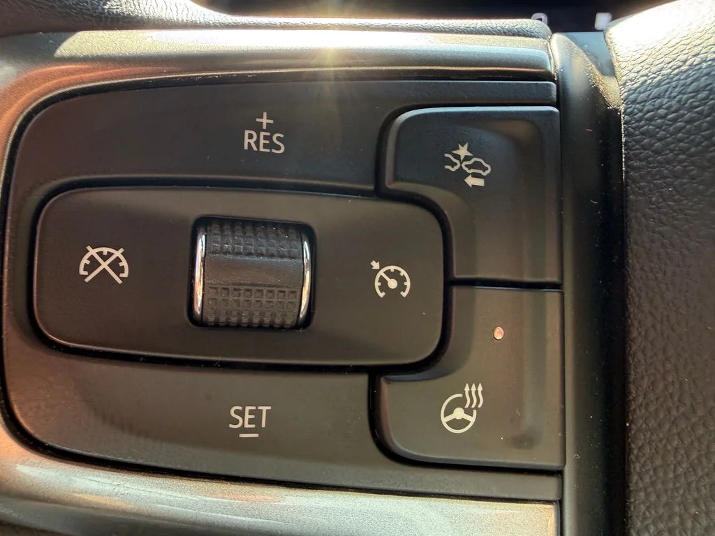 Used 2023 Black Chevrolet Premier image 18