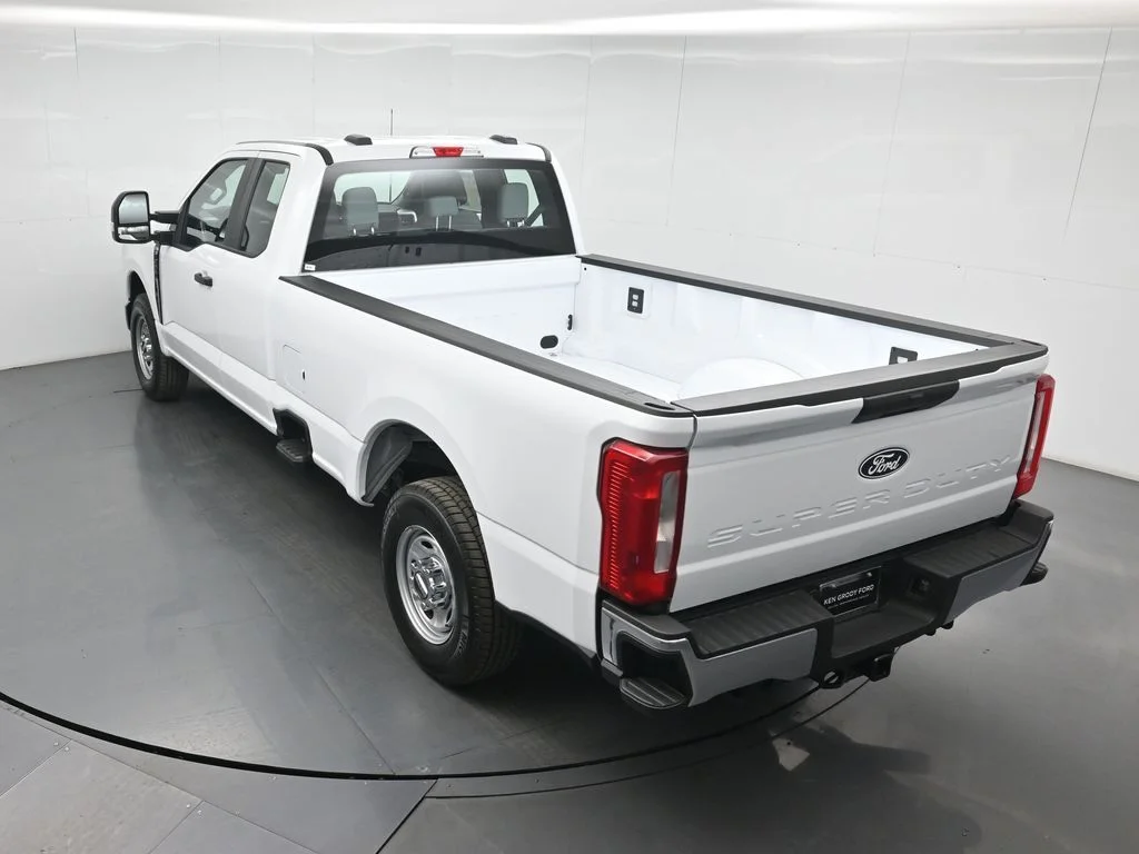 New 2027 Oxford White Ford XL image 36