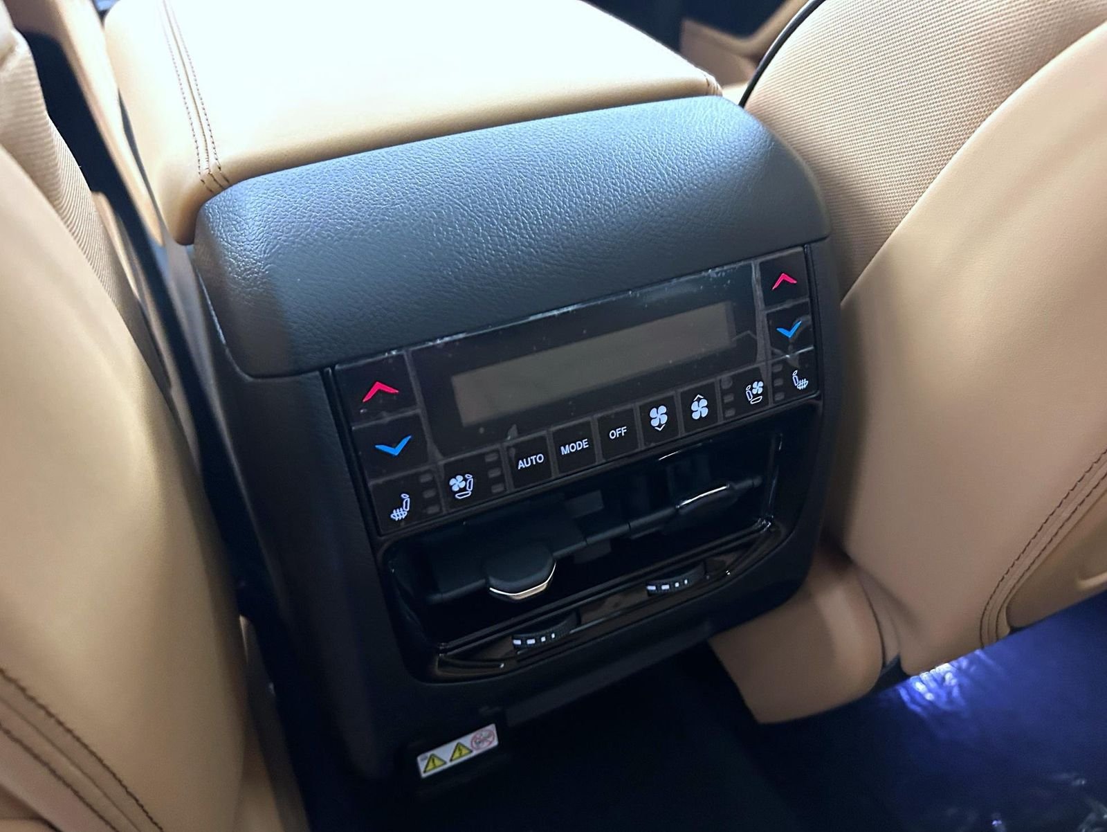 New 2026 Bright White Clear-Coat Exterior Paint Jeep Summit image 21