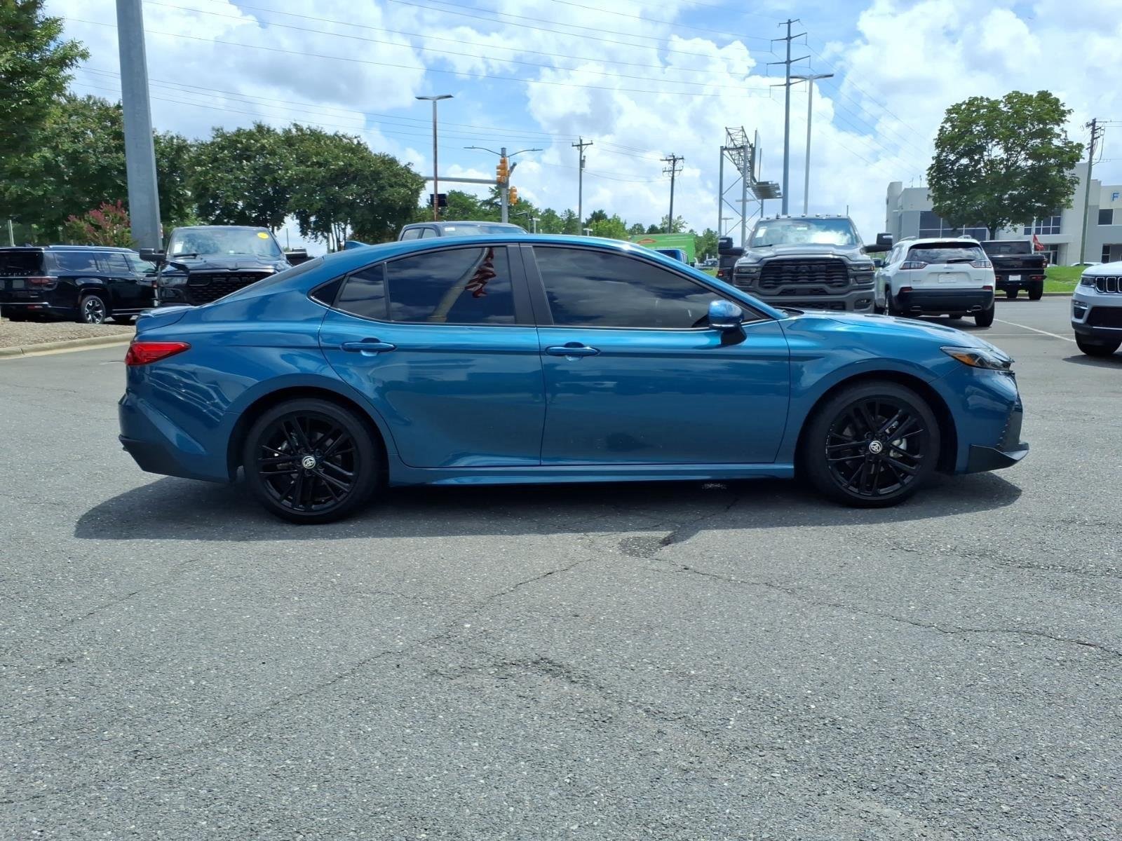 Used 2025 Ocean Gem Toyota SE image 10