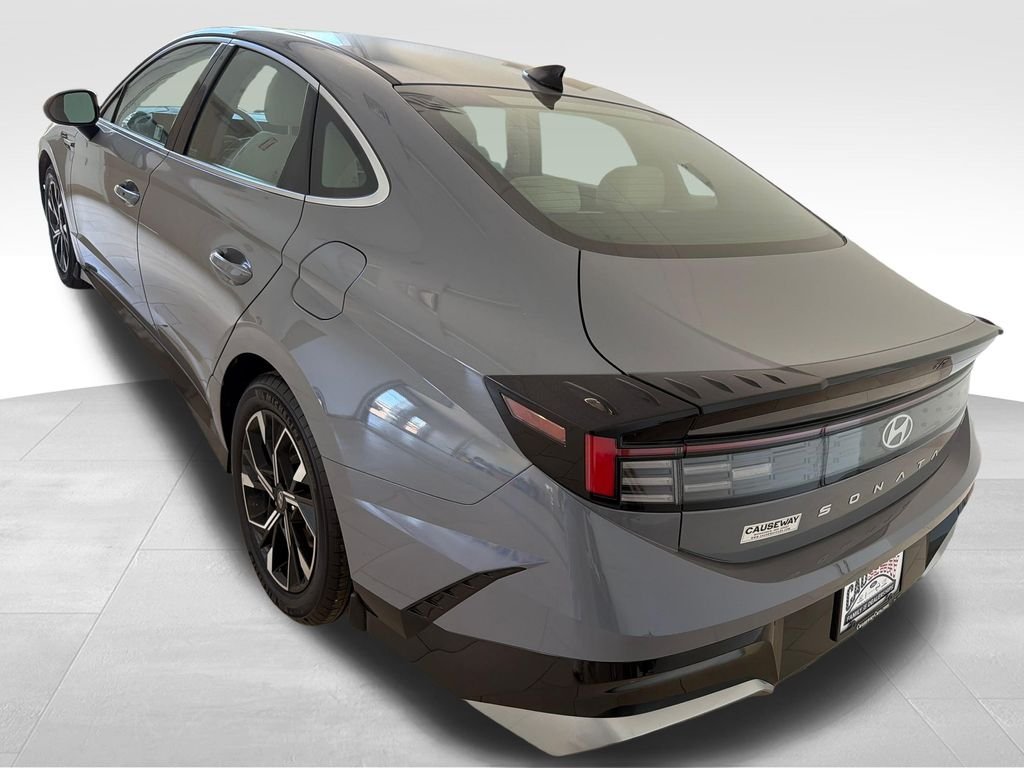 Used 2025 Blue Hyundai SEL image 5