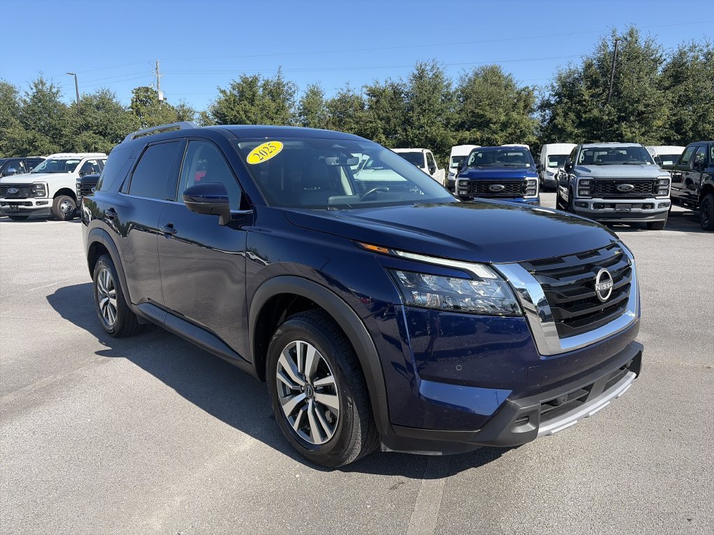 Used 2025 Blue Nissan SL image 9