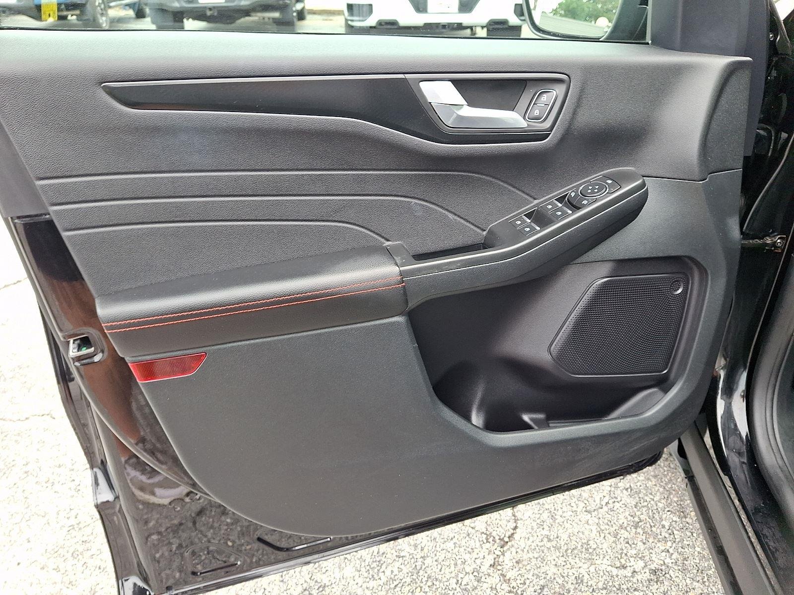 Certified Used 2022 Agate Black Ford SEL image 13