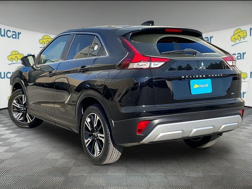 Used 2024 Silver Mitsubishi SE image 4