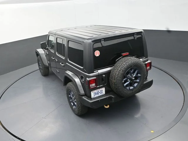 New 2026 Granite Crystal Metallic Clear-Coat Exterior Paint Jeep  image 15