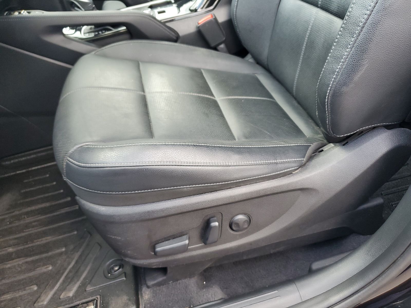Used 2023 Black Kia EX image 14