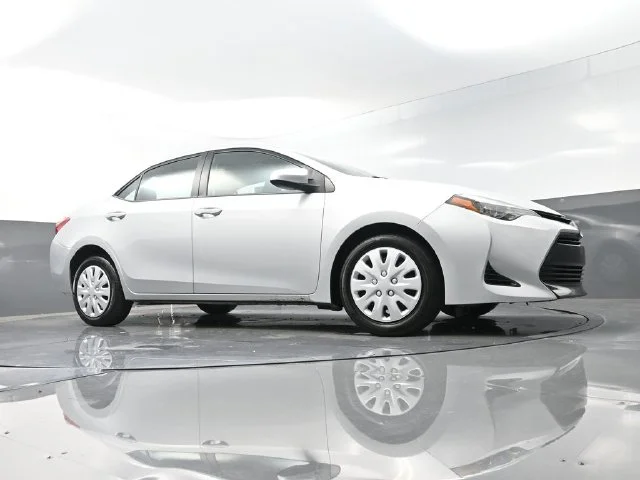 2019 Toyota Corolla LE - Photo 40