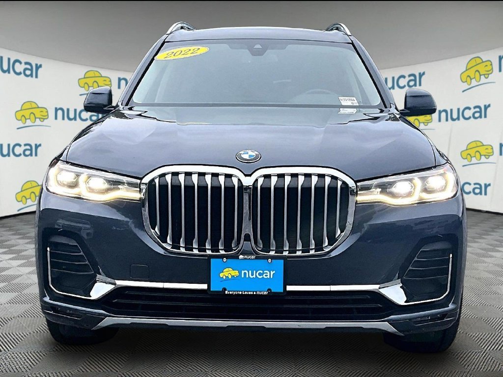 Used 2022 Gray BMW xDrive40i image 2