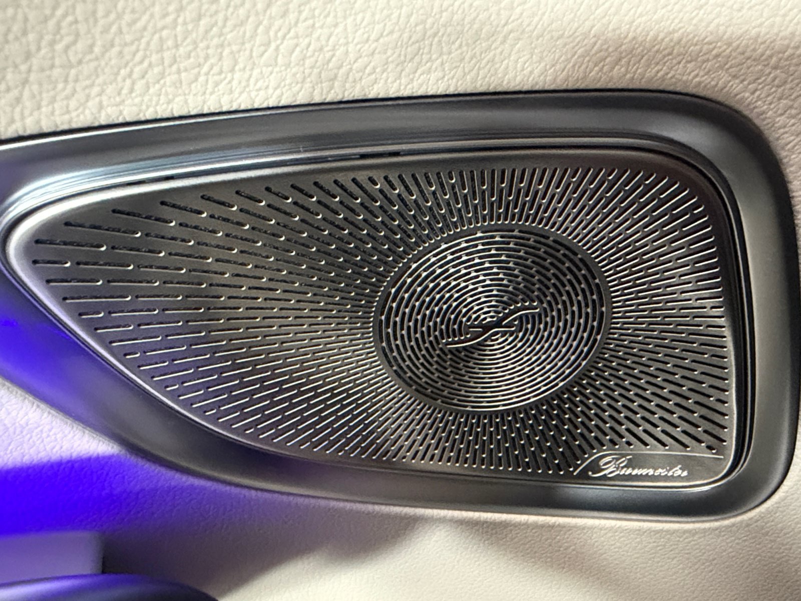 New 2026 MANUFAKTUR exclusive graphite grey magno Mercedes-Benz C 300 image 24