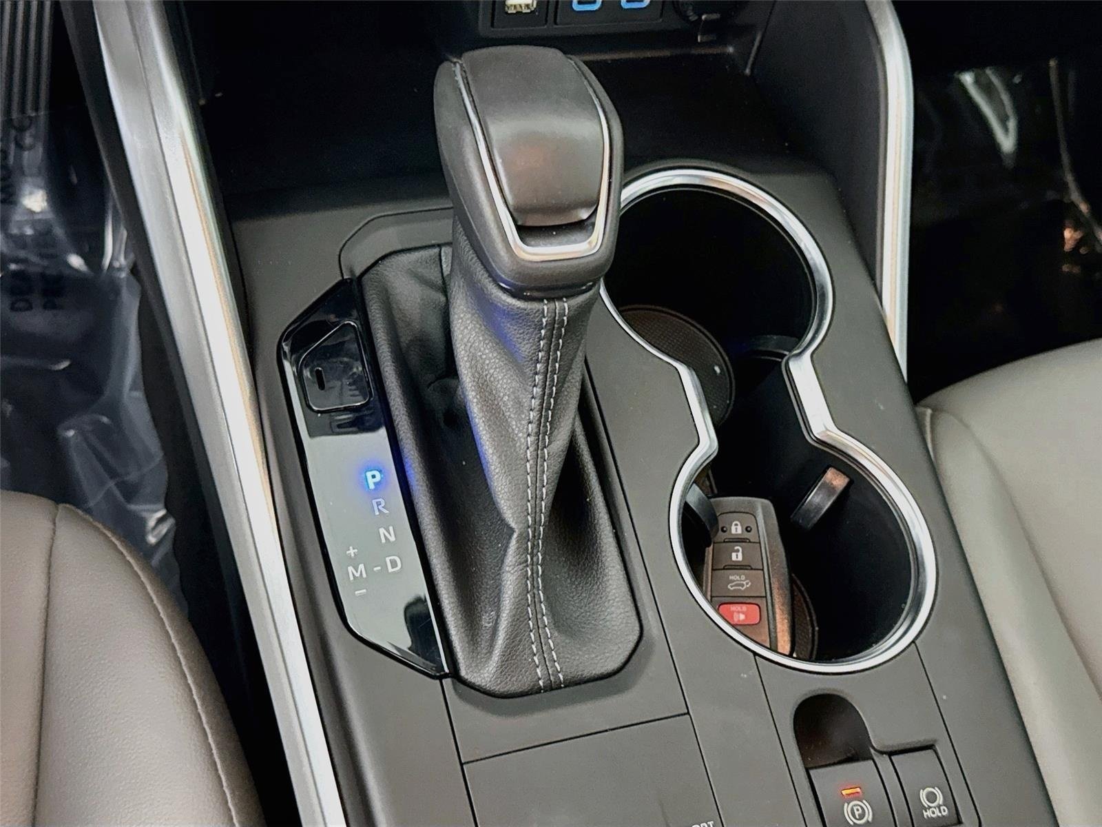 Used 2022 Midnight Black Metallic Toyota XLE image 18