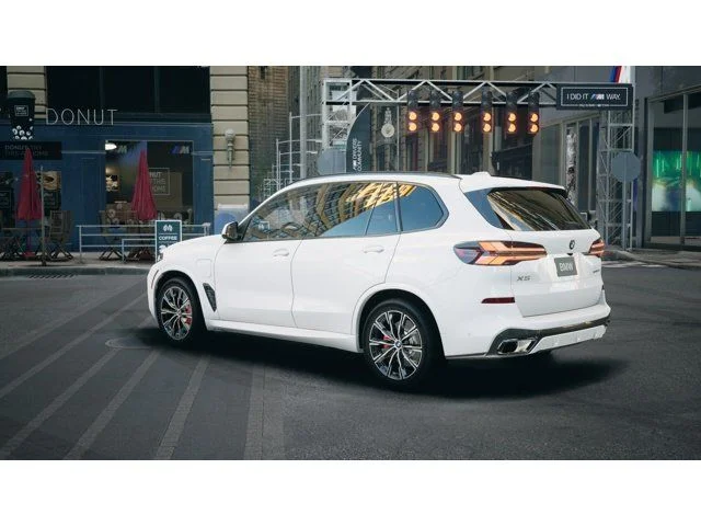 Used 2026 Alpine White BMW xDrive50e image 2