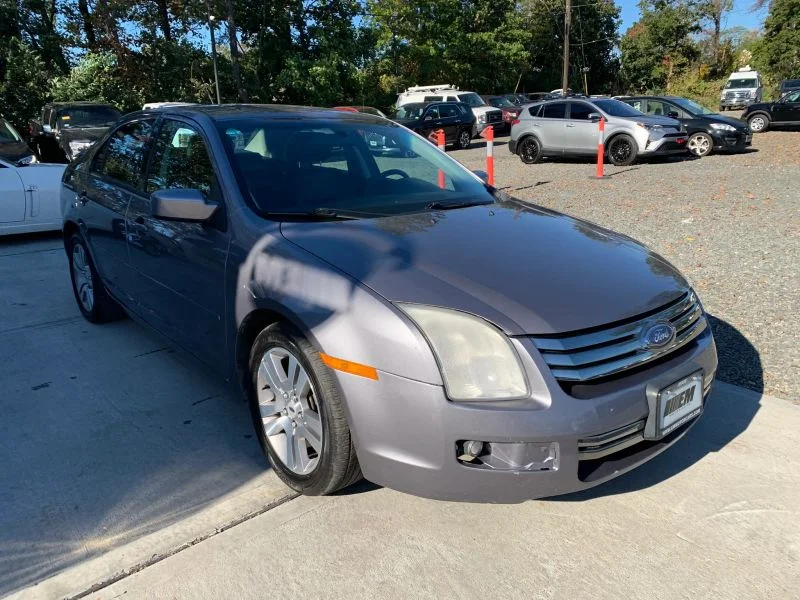 Used 2007 Gray Ford SE Sedan 4D image 18