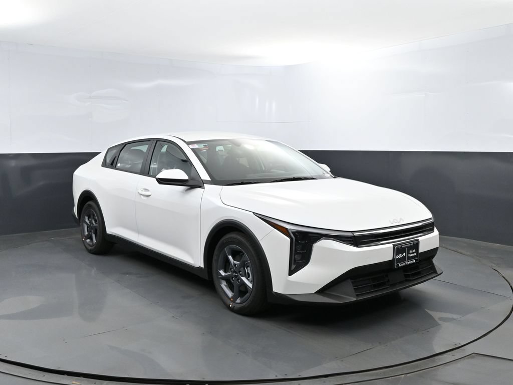 New 2026 Snow White Pearl Kia LXS image 3