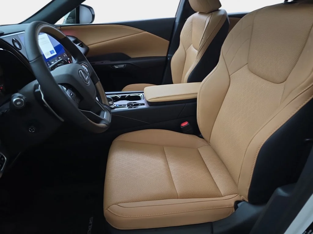 New 2026 Eminent White Pearl Lexus PREMIUM PLUS image 14