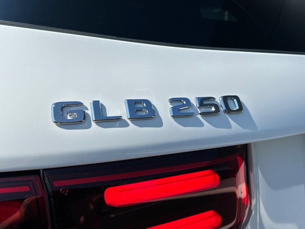 New 2026 Polar White Mercedes-Benz GLB 250 image 65