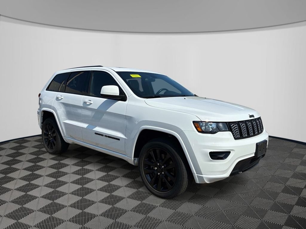 Used 2021 White Jeep Laredo X image 3