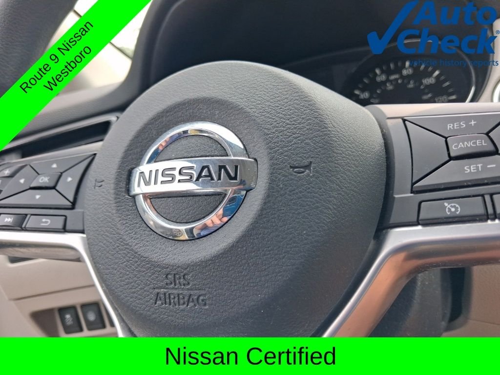 Used 2020 White Nissan SV image 21