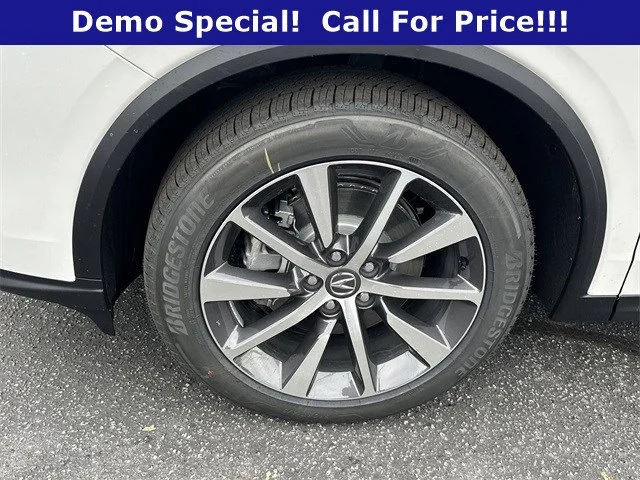 Used 2026 Platinum White Pearl Acura with Technology Package image 39