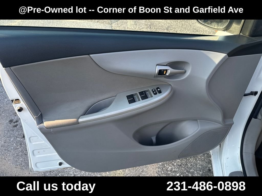 Used 2012 White Toyota LE image 15