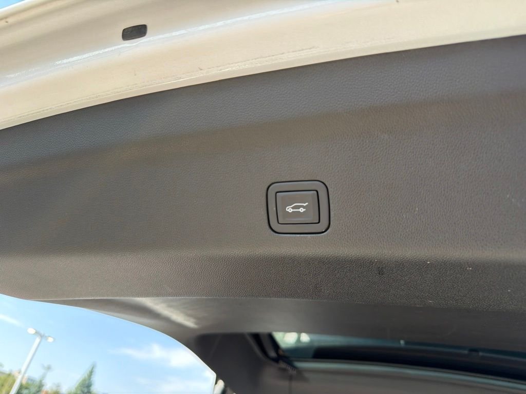 Used 2024 Beige Chevrolet High Country image 25