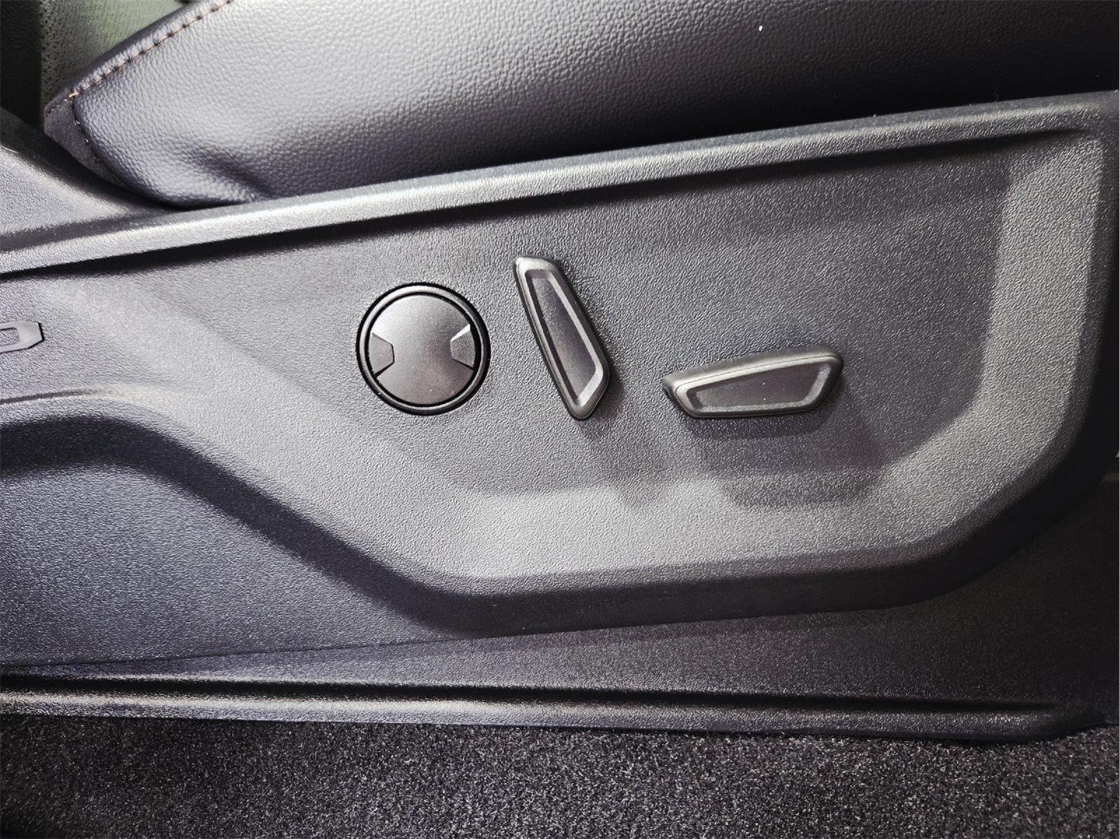 New 2026 Marsh Gray Ford Lariat® image 94