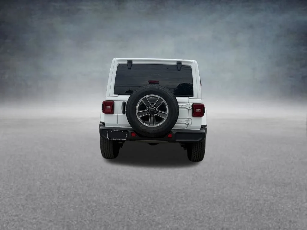 Used 2021 White Jeep Unlimited Sahara image 4