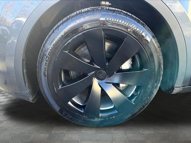 Used 2022 Gray Tesla Long Range image 9