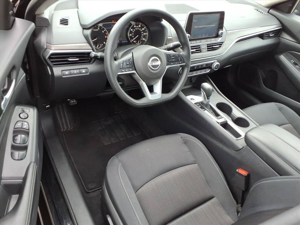Used 2025 Black Nissan 2.5 SV image 17