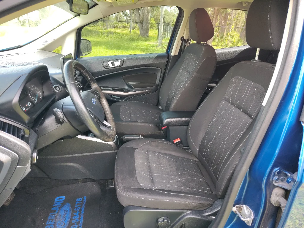 Used 2019 Lightning Blue Metallic Ford SE image 14