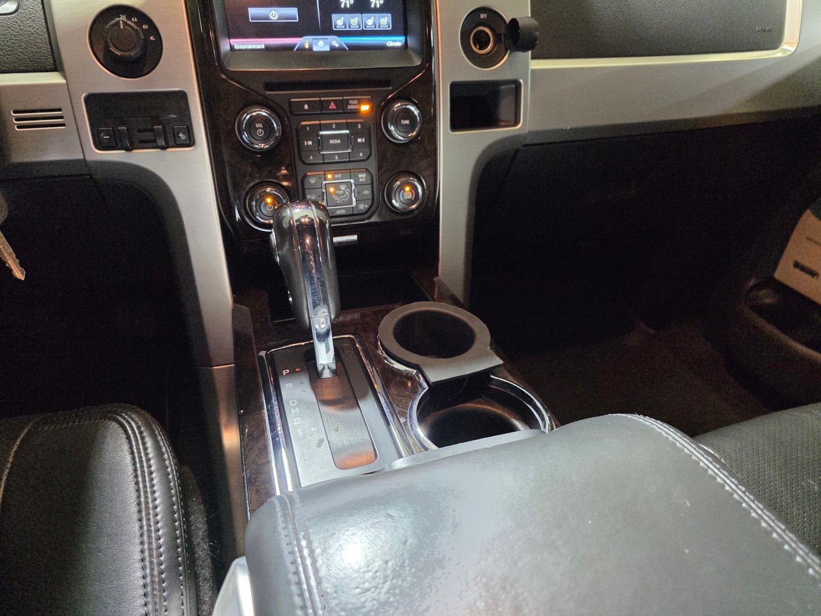 Used 2013 White Platinum Clearcoat Metallic Ford Platinum image 20