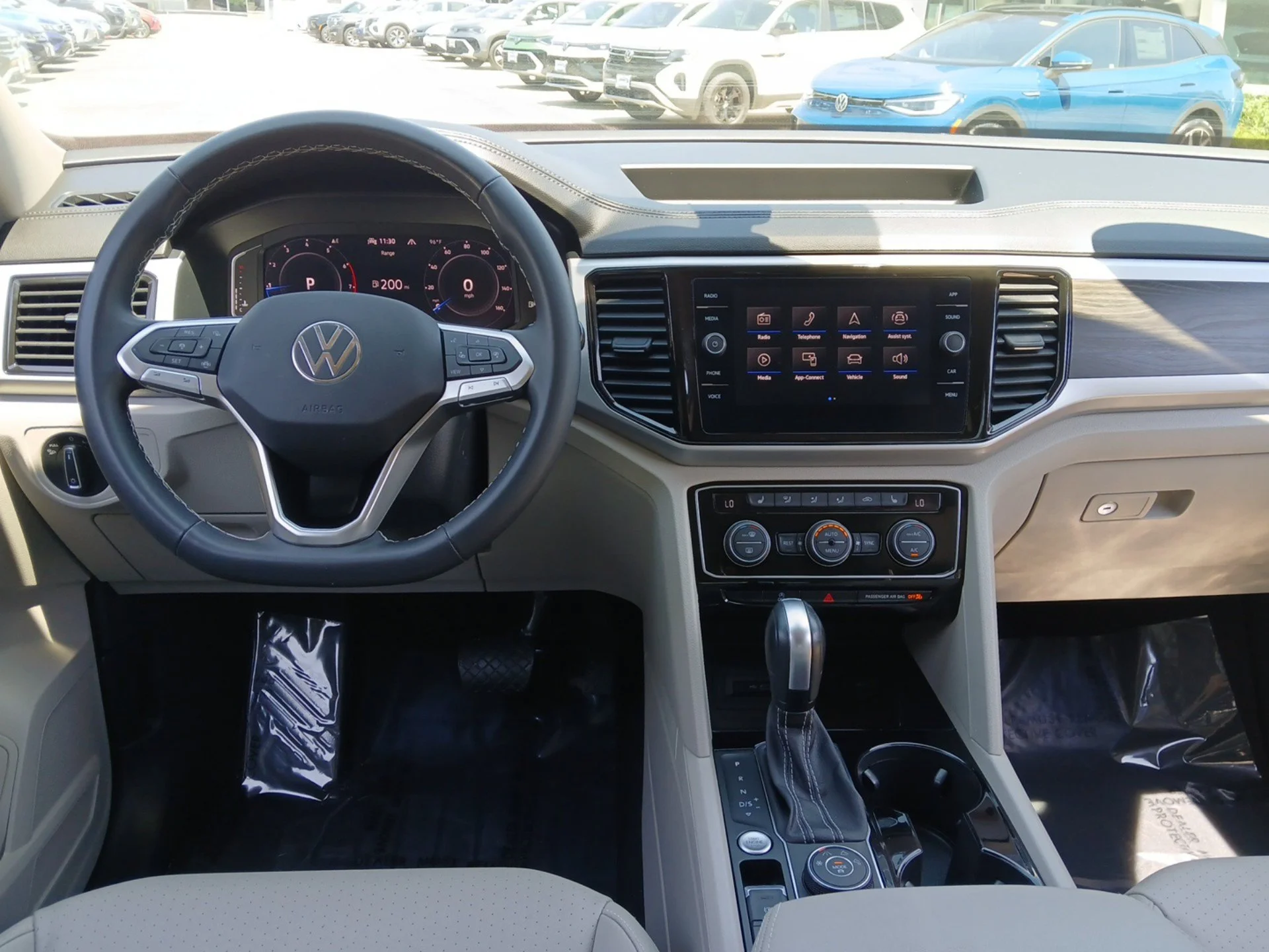 Certified Used 2023 Deep Black Volkswagen 3.6L V6 SE w/Technology image 6