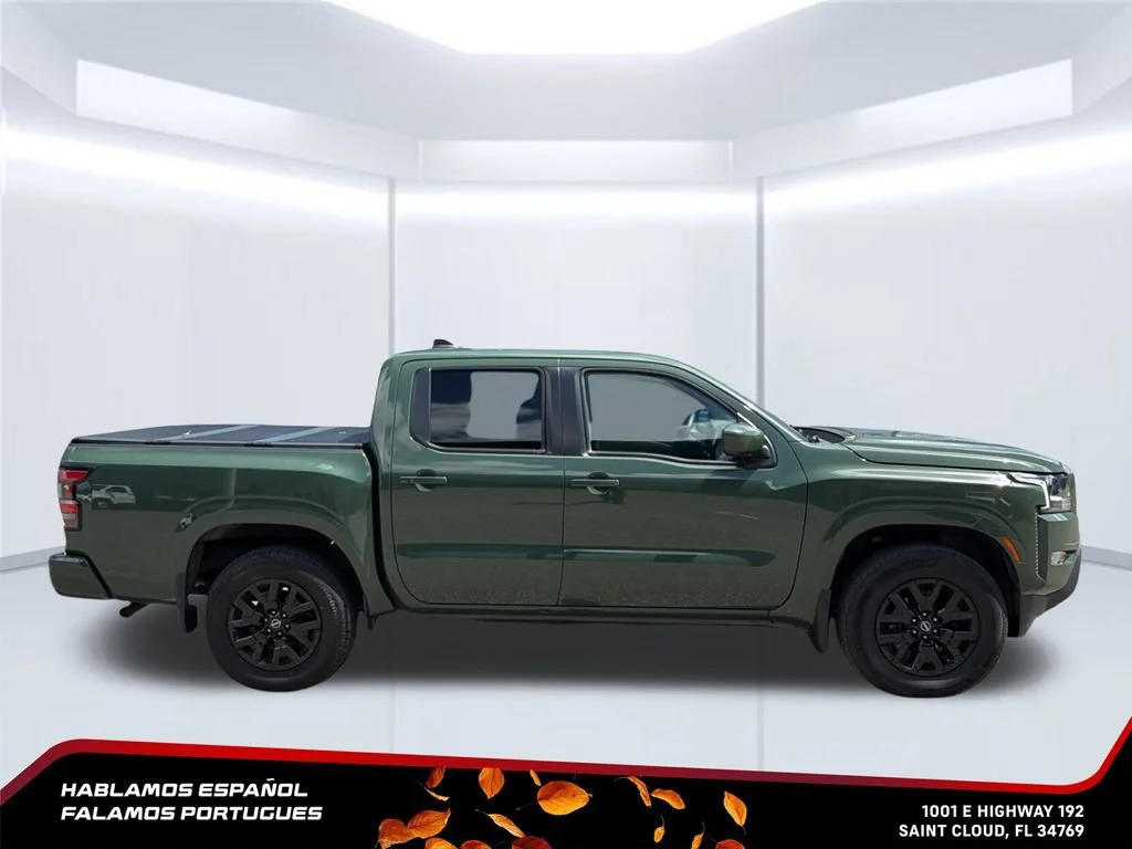 Used 2022 Green Nissan Crew Cab SV 4x4 image 7