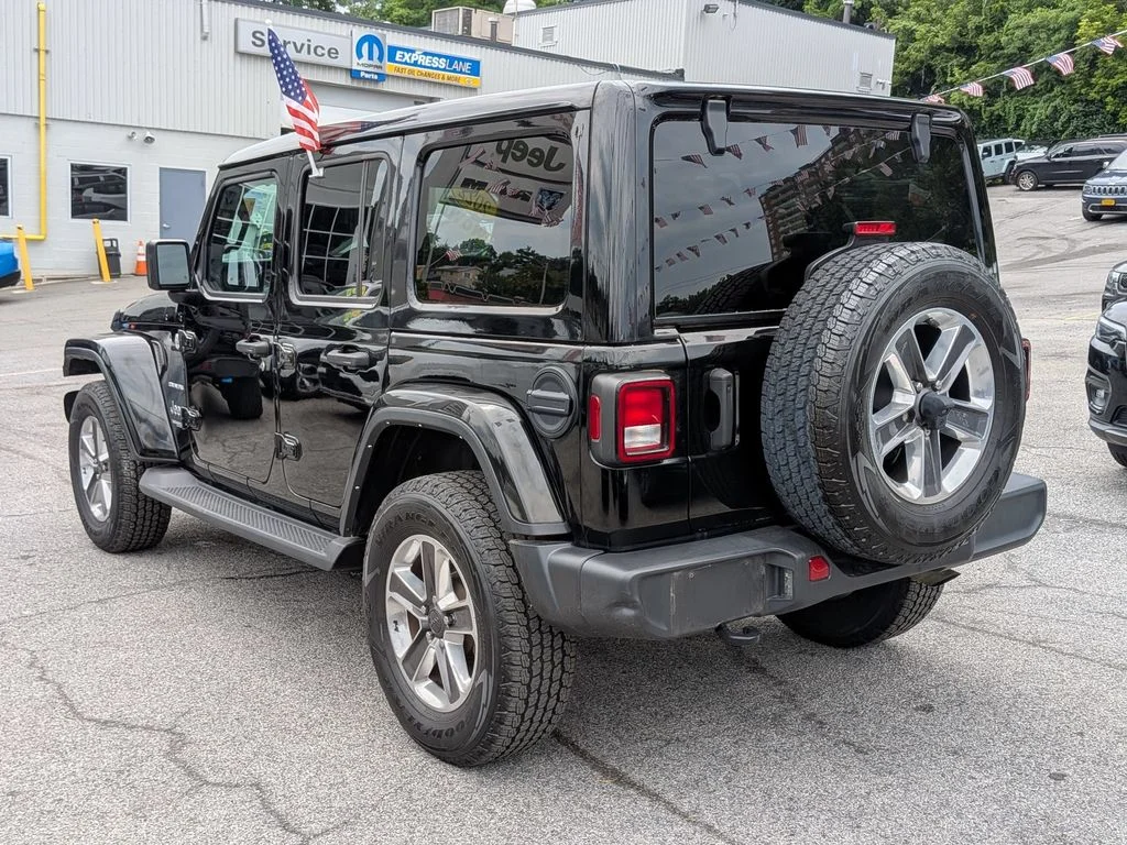 Used 2022 Black Jeep Unlimited Sahara image 10