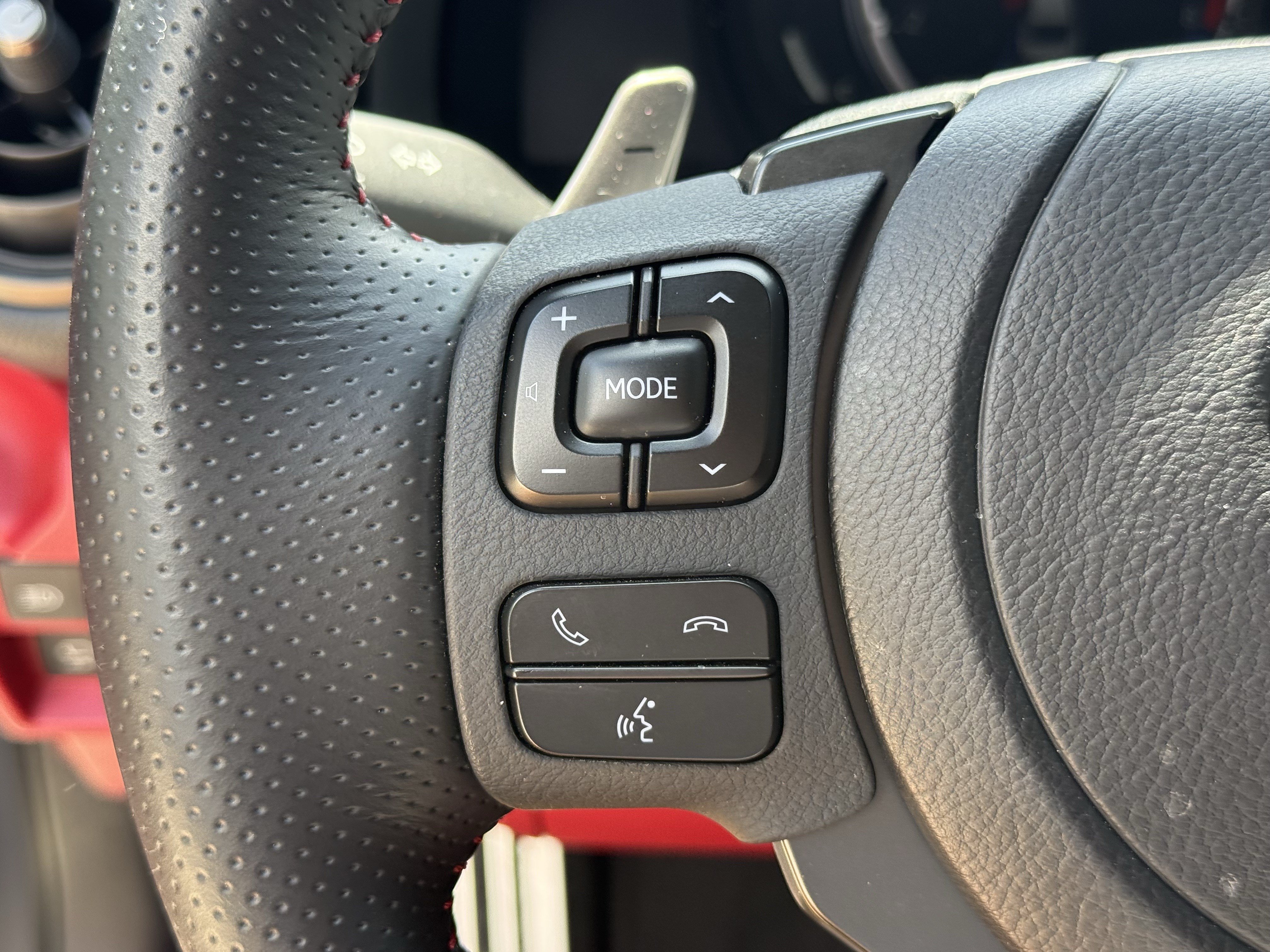 Used 2025  Lexus  image 15