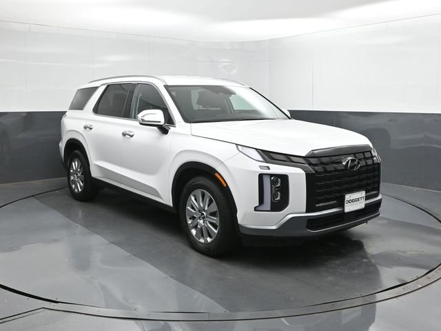 Used 2025 White Hyundai SEL image 22