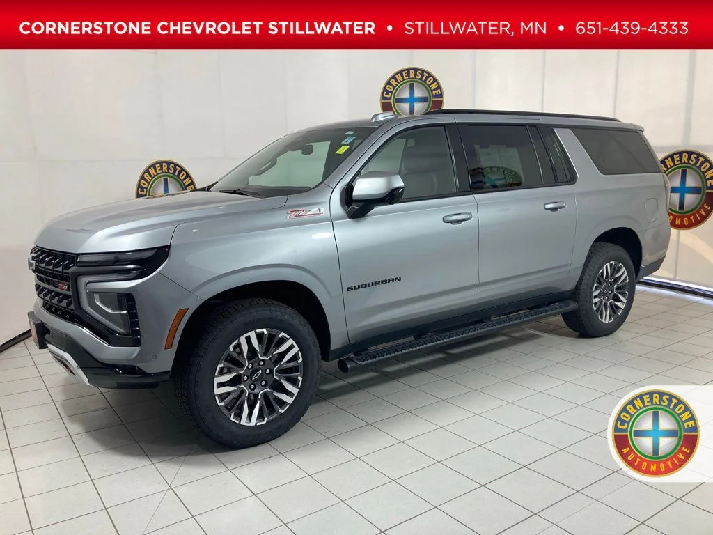 Used 2025 Gray Chevrolet Z71 image 1