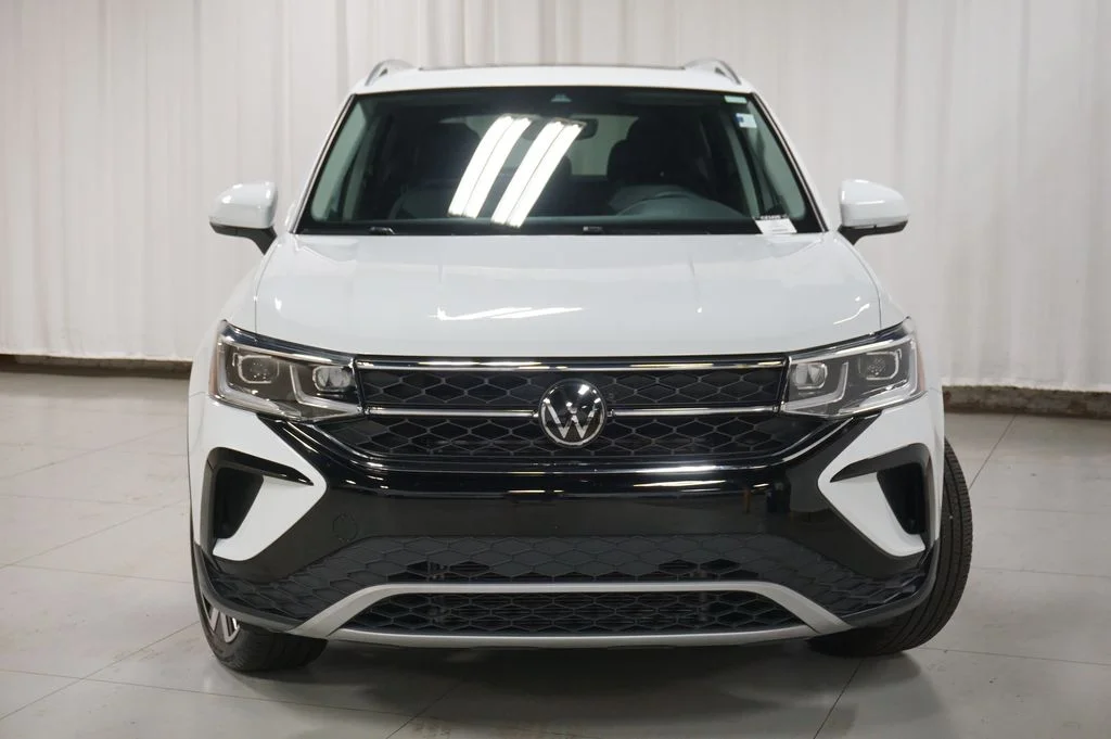 Certified Used 2023 Pure White Volkswagen 1.5T SEL image 9