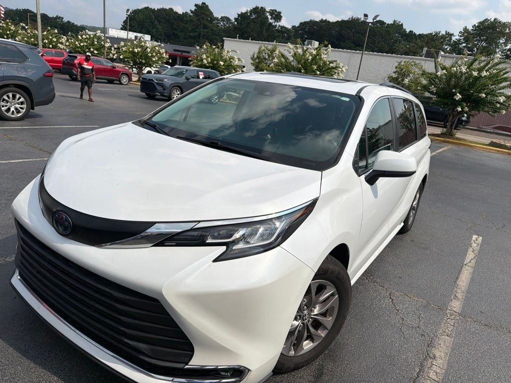 Used 2023 Beige Toyota XLE image 1