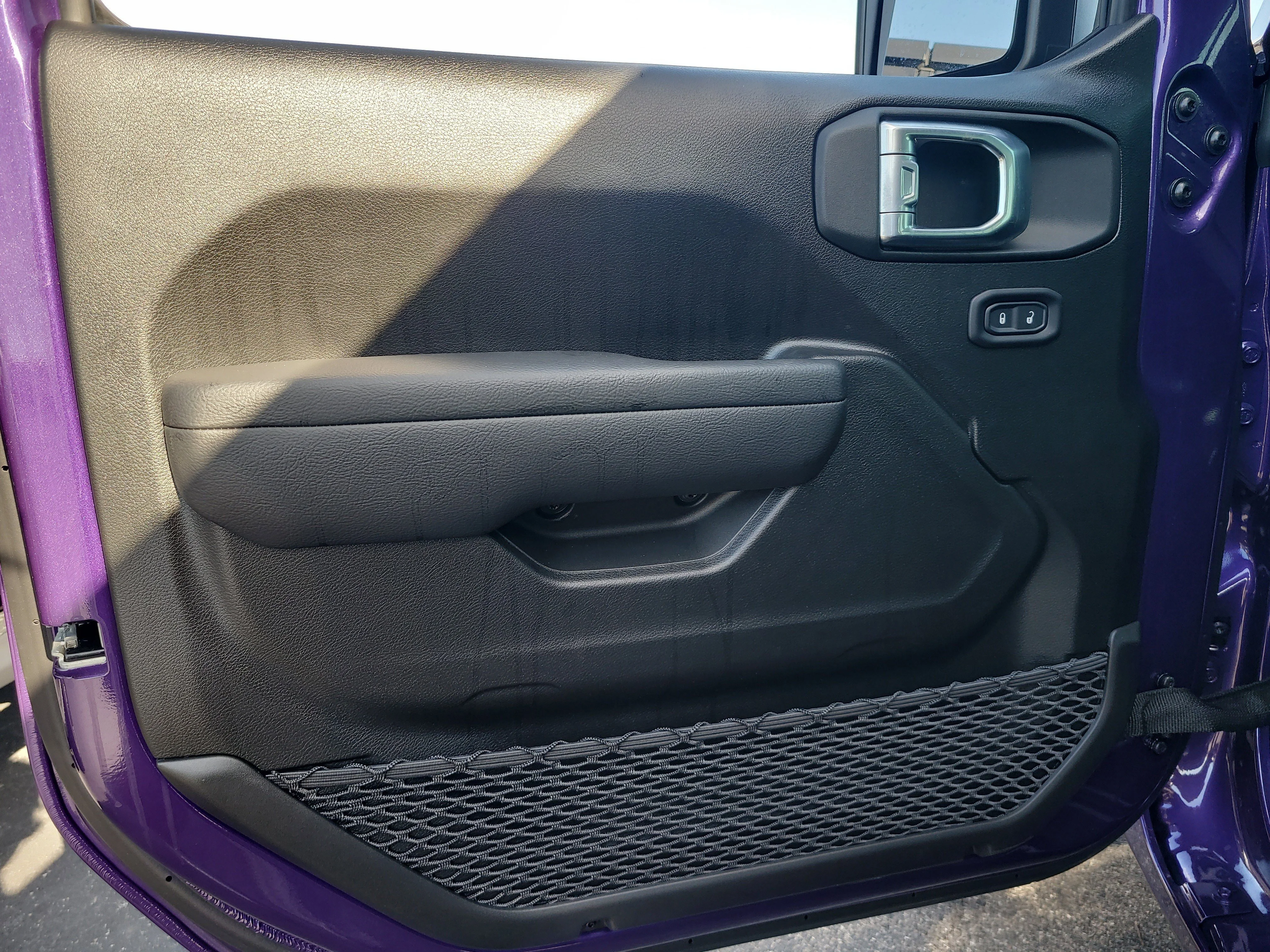 New 2026 Reign Jeep Sport image 12