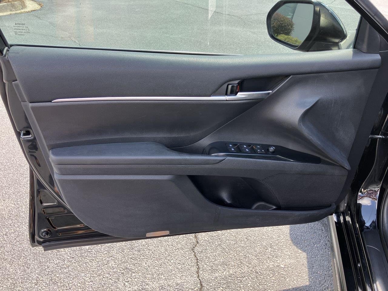 Used 2019 Black (Midnight Black Metallic) Toyota SE image 14