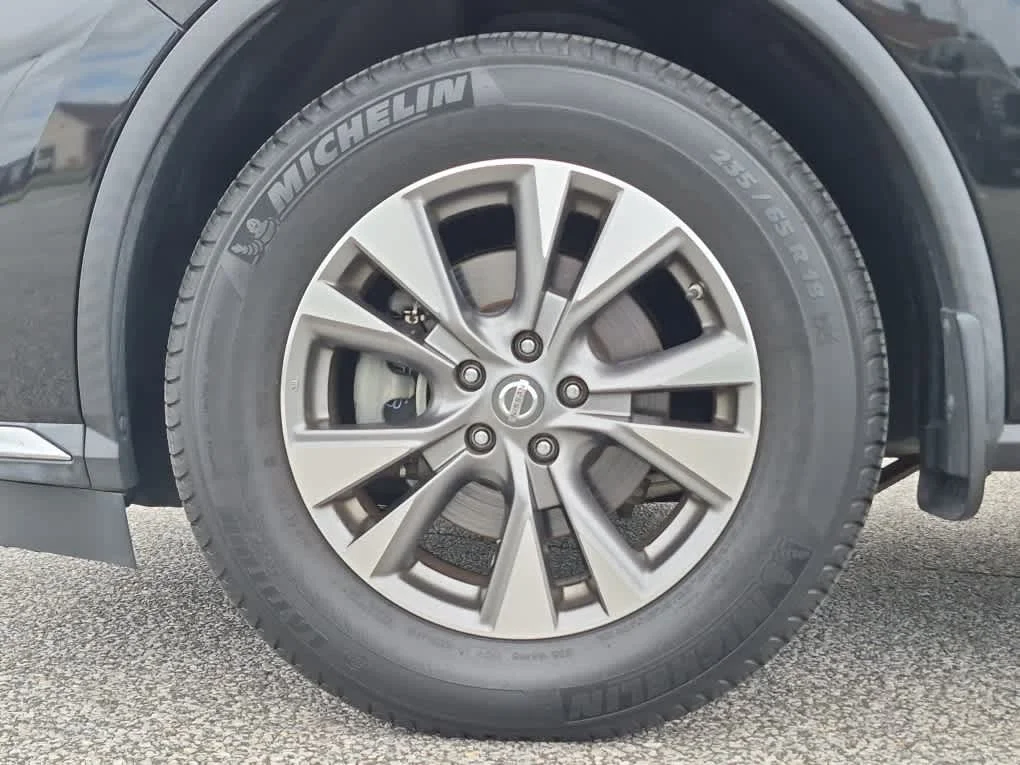 Used 2017 Magnetic Black Metallic Nissan SV image 6