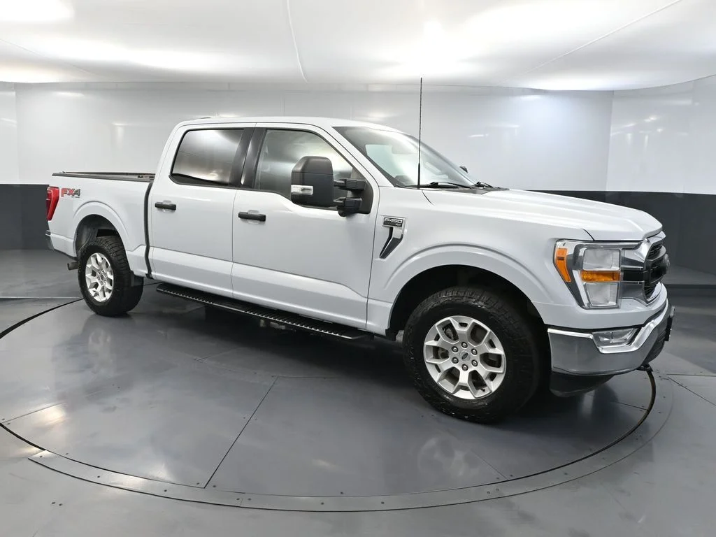 Used 2022 White Ford XLT image 1